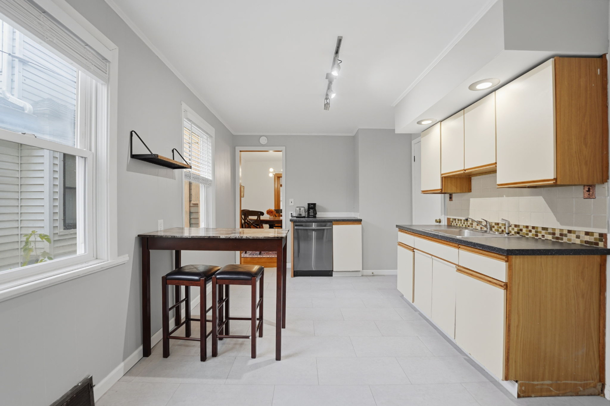 Historic Elmwood Village Flat - Photo 3