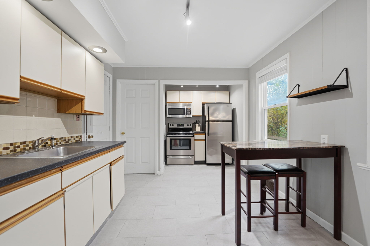 Historic Elmwood Village Flat - Photo 4