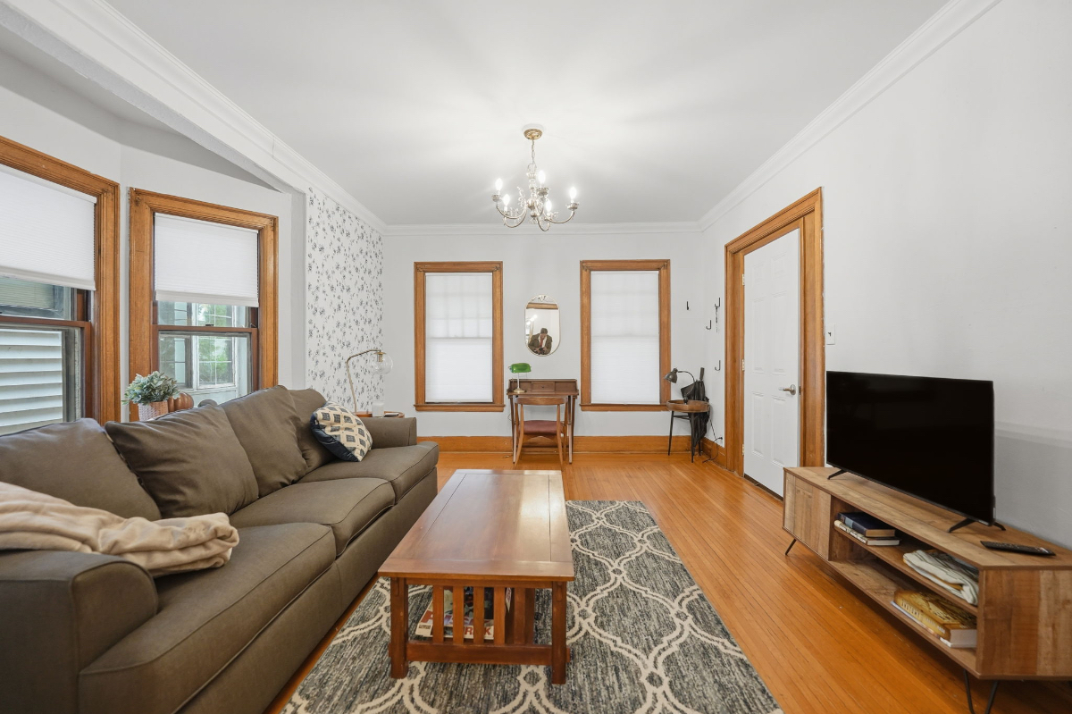 Historic Elmwood Village Flat - Photo 7