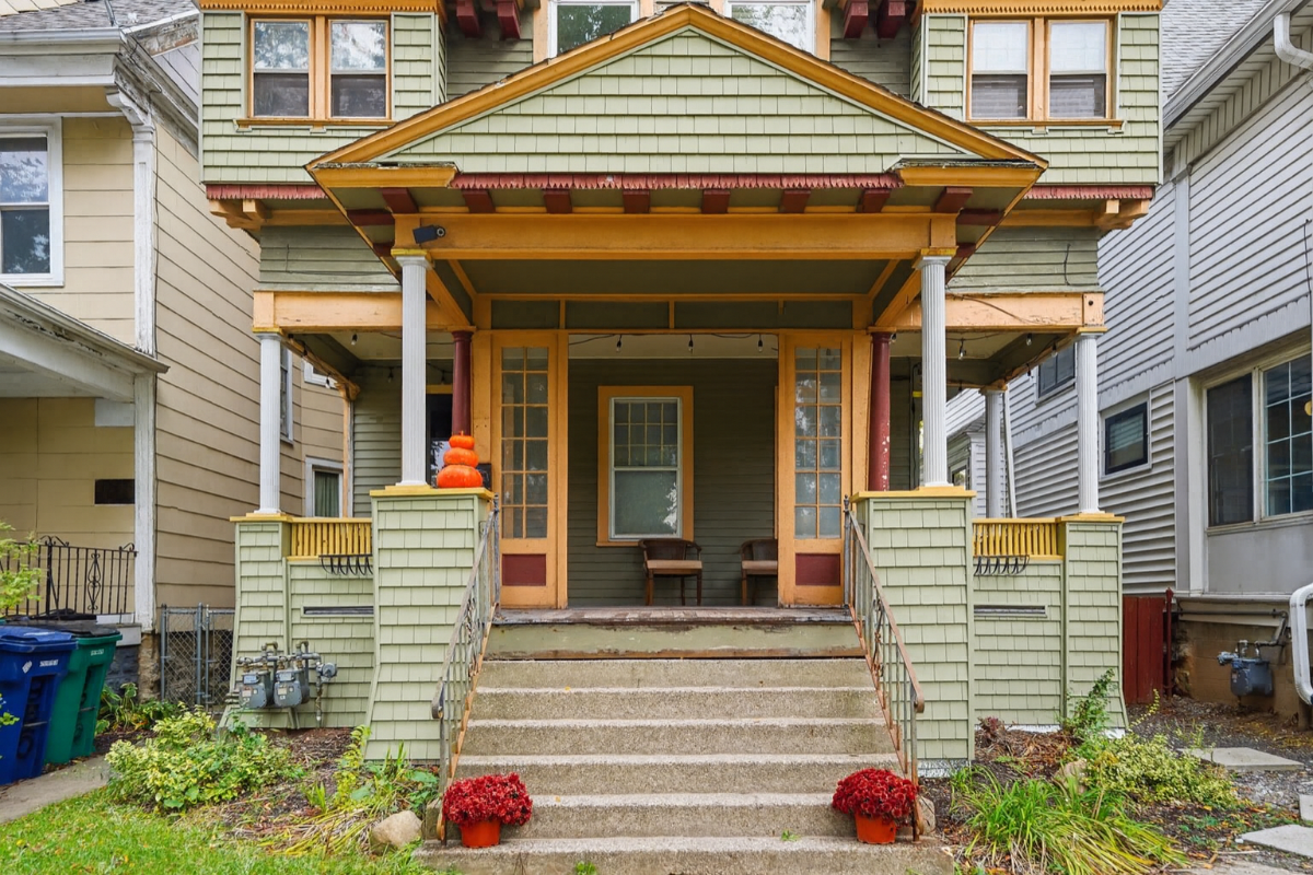 Historic Elmwood Village Flat - Photo 12