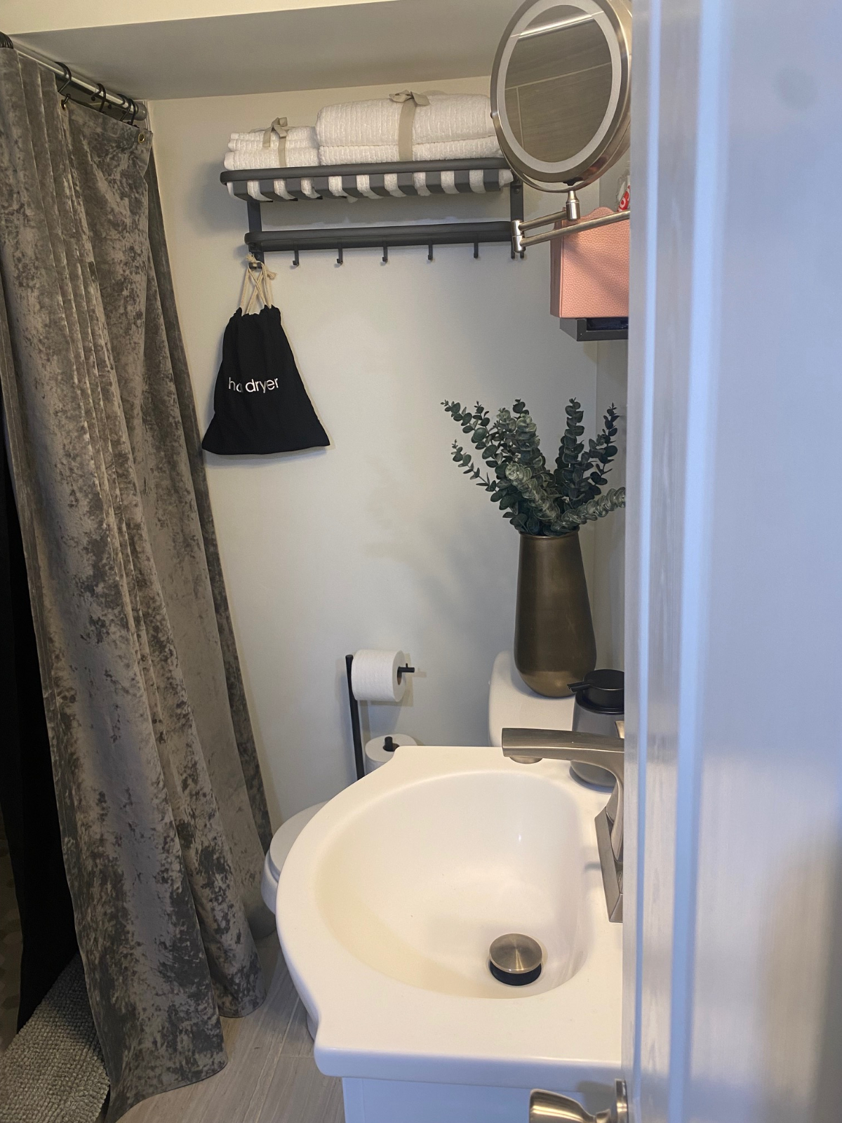 Chic 1-Bedroom DC Retreat - Photo 8