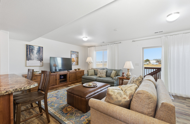 Luxury Townhome-AC, W/D, Garage, 1 Dog OK - Photo 2