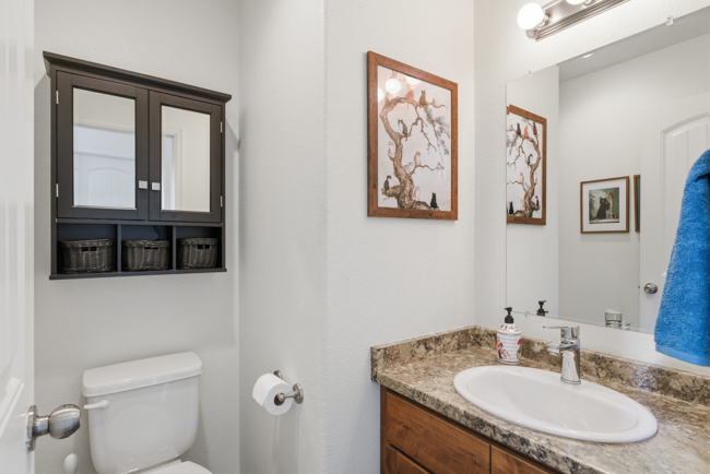 Luxury Townhome-AC, W/D, Garage, 1 Dog OK - Photo 12