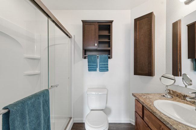 Luxury Townhome-AC, W/D, Garage, 1 Dog OK - Photo 10