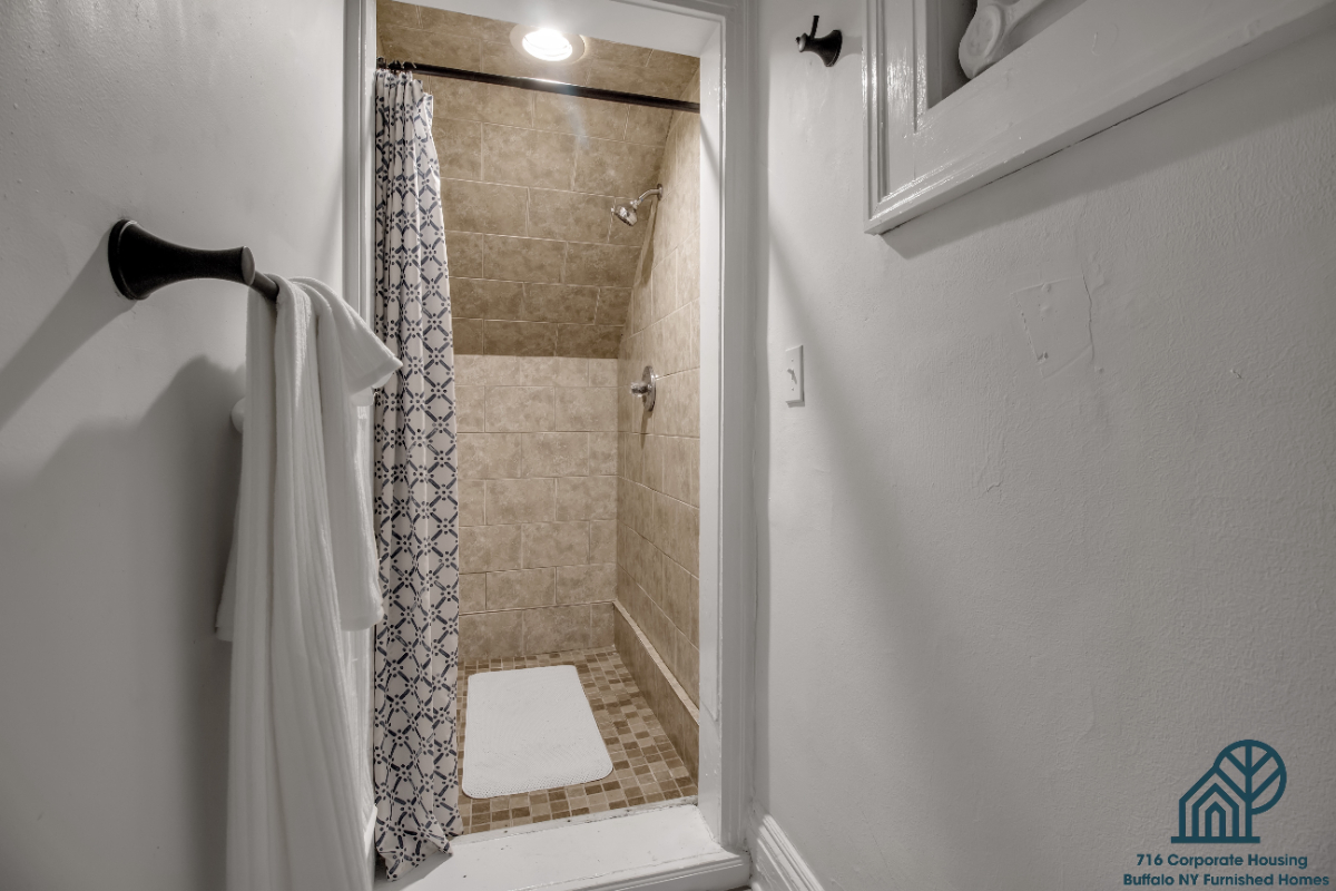 4 Bed 2.5 Bath & Wash/Dryer & Off Street Parking - Photo 2