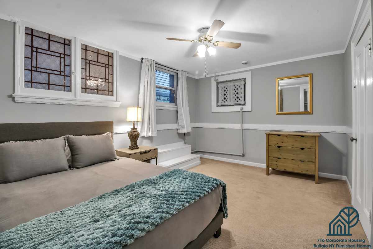 4 Bed 2.5 Bath & Wash/Dryer & Off Street Parking - Photo 8