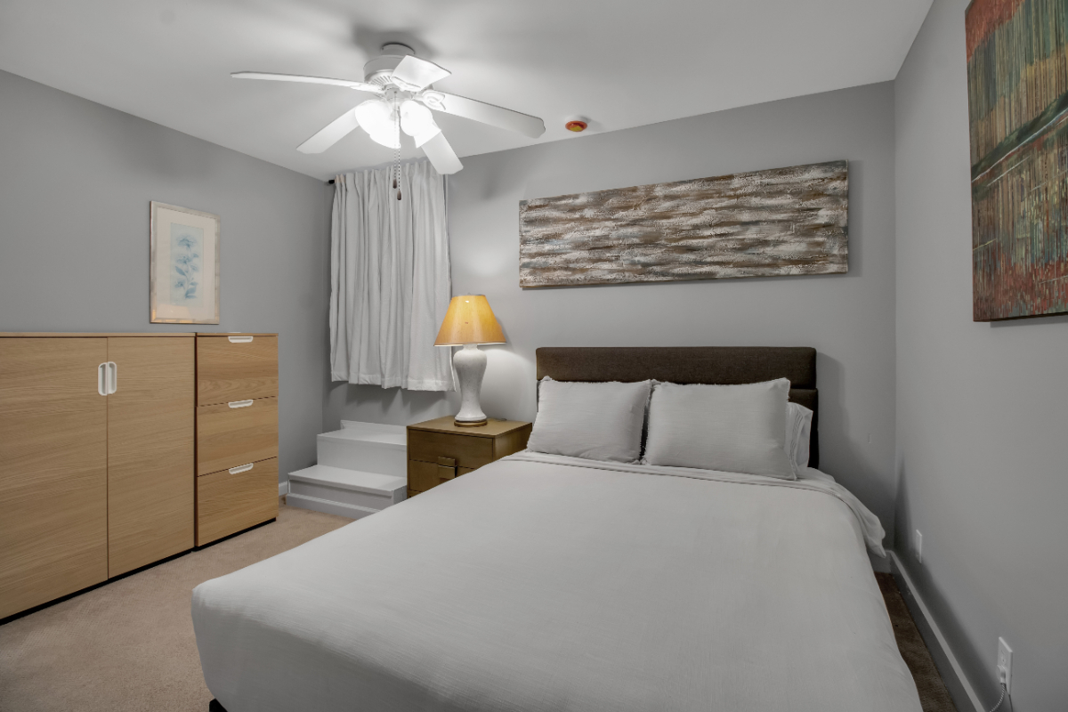 4 Bed 2.5 Bath & Wash/Dryer & Off Street Parking - Photo 9