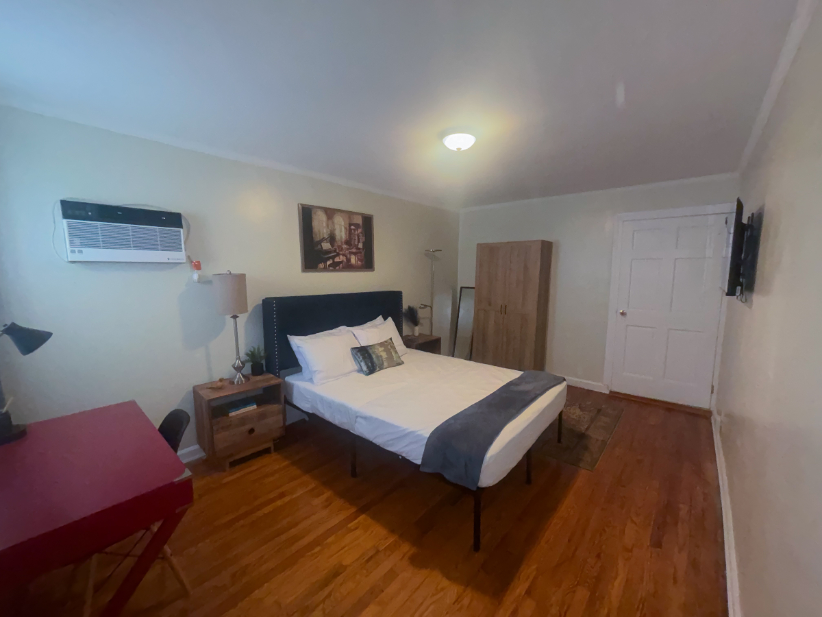 Spacious and modern room near college & hospitals - Photo 3
