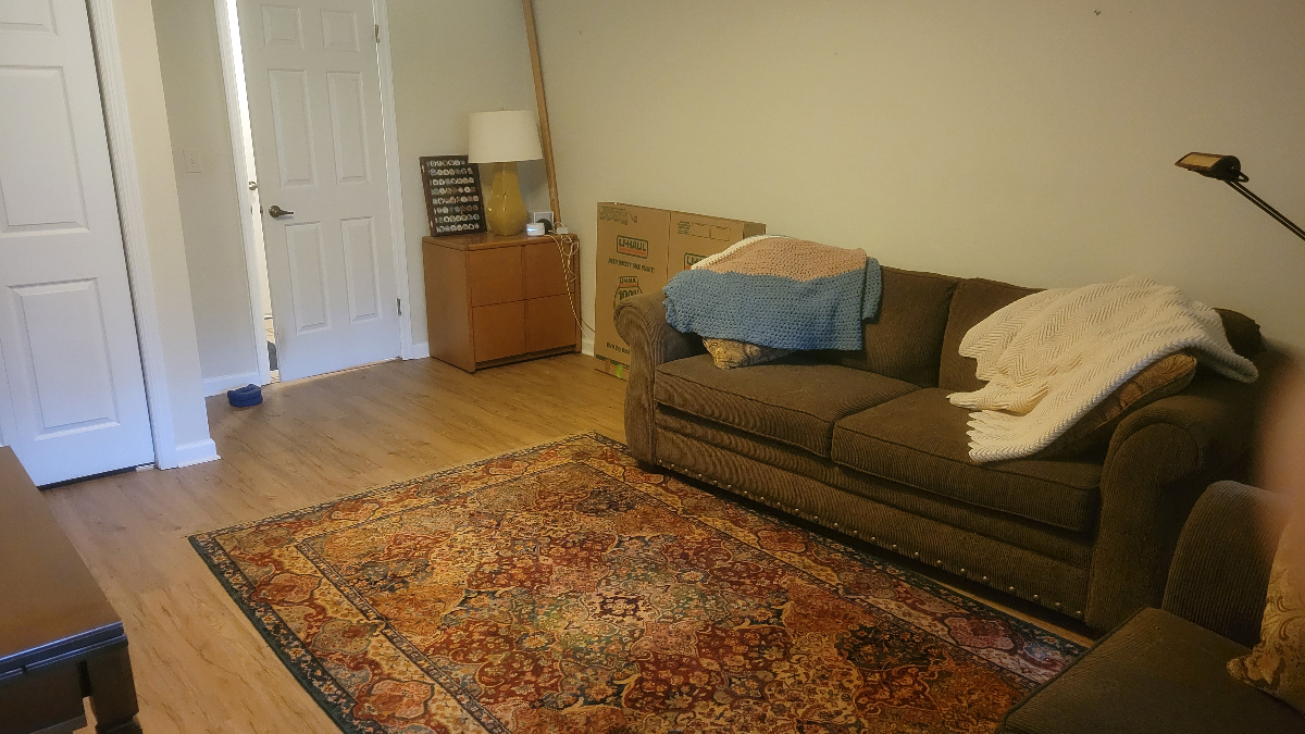 Charming Suite w/ Private Bath & Living Area in Spacious Townhouse -- New City's Prime Location - Photo 2