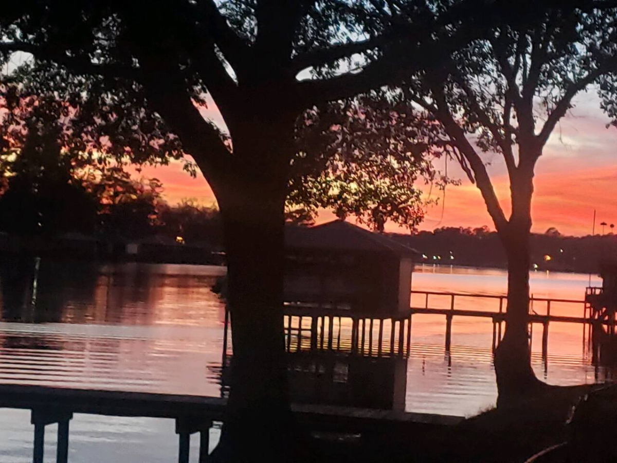Peaceful Lakefront Home Away from Home 3b/3b with office - Photo 2