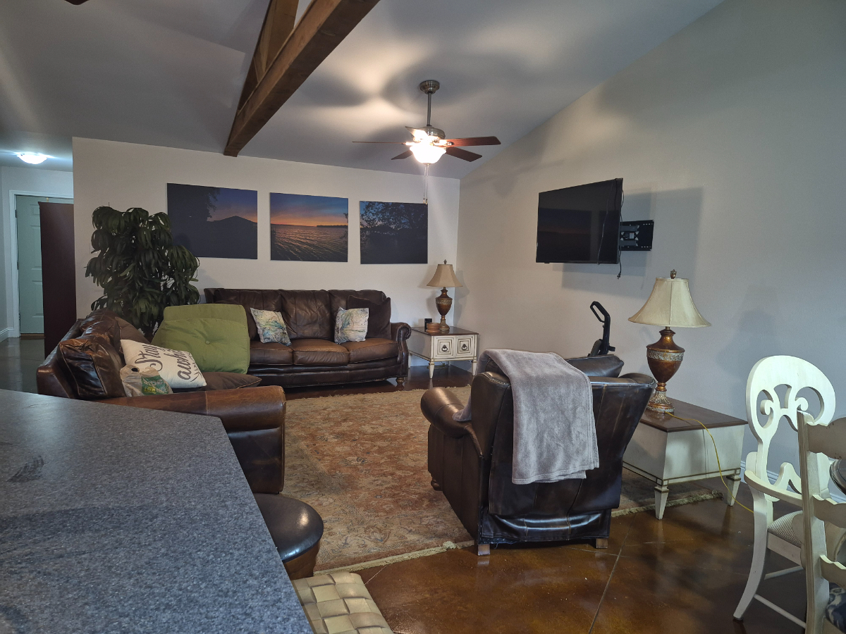 Peaceful Lakefront Home Away from Home 3b/3b with office - Photo 7