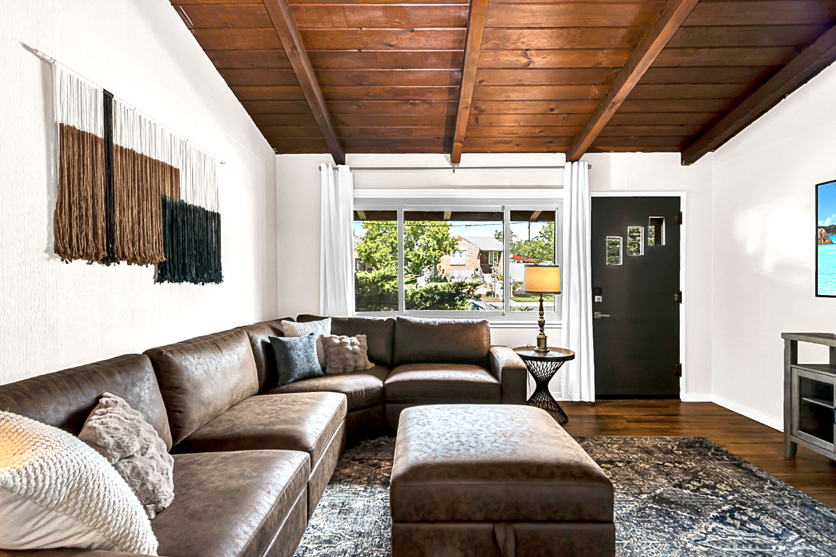 Bright Cozy 2BR Avenue's Gem w/ King Bed, New Kitchen, & Off Street Parking - Villas1 - Photo 4