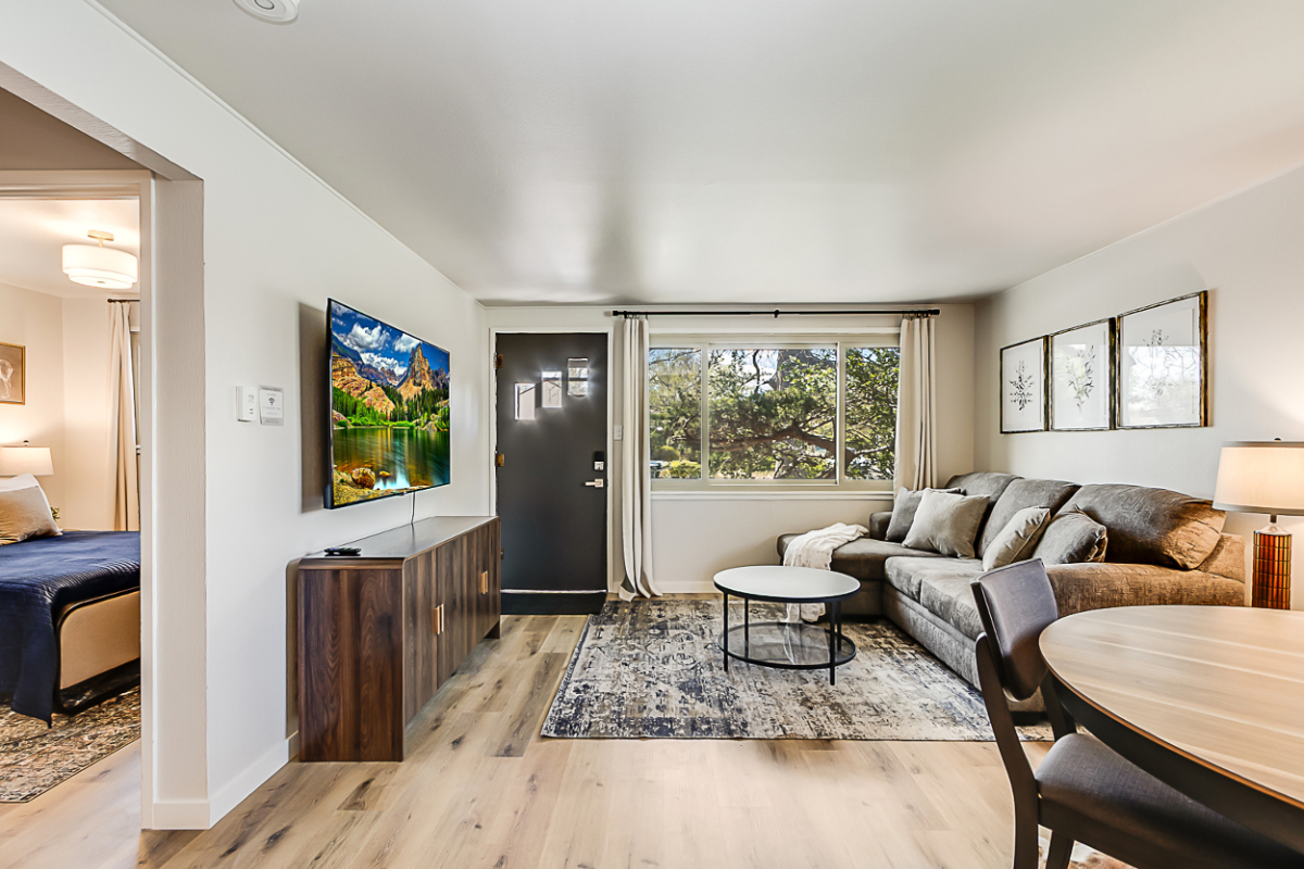 Calm & Quiet 2BR Avenue's Gem - New Kitchen - Attached Garage - Under 5 Mins to I25 - Villas3 - Photo 7