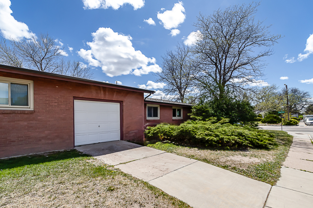Calm & Quiet 2BR Avenue's Gem - New Kitchen - Attached Garage - Under 5 Mins to I25 - Villas3 - Photo 4