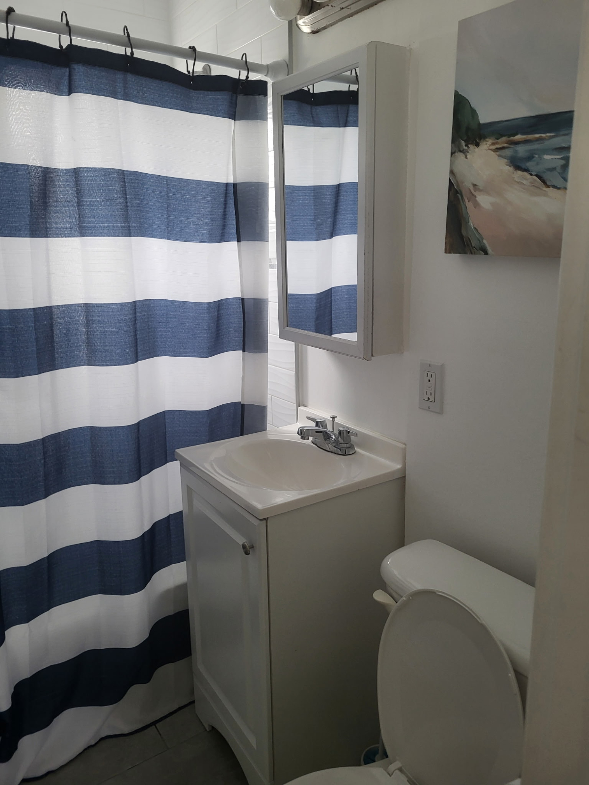 Cute 1-Bedroom Beach Apartment-One Block to the beach-Parking (Conchita) - Photo 3