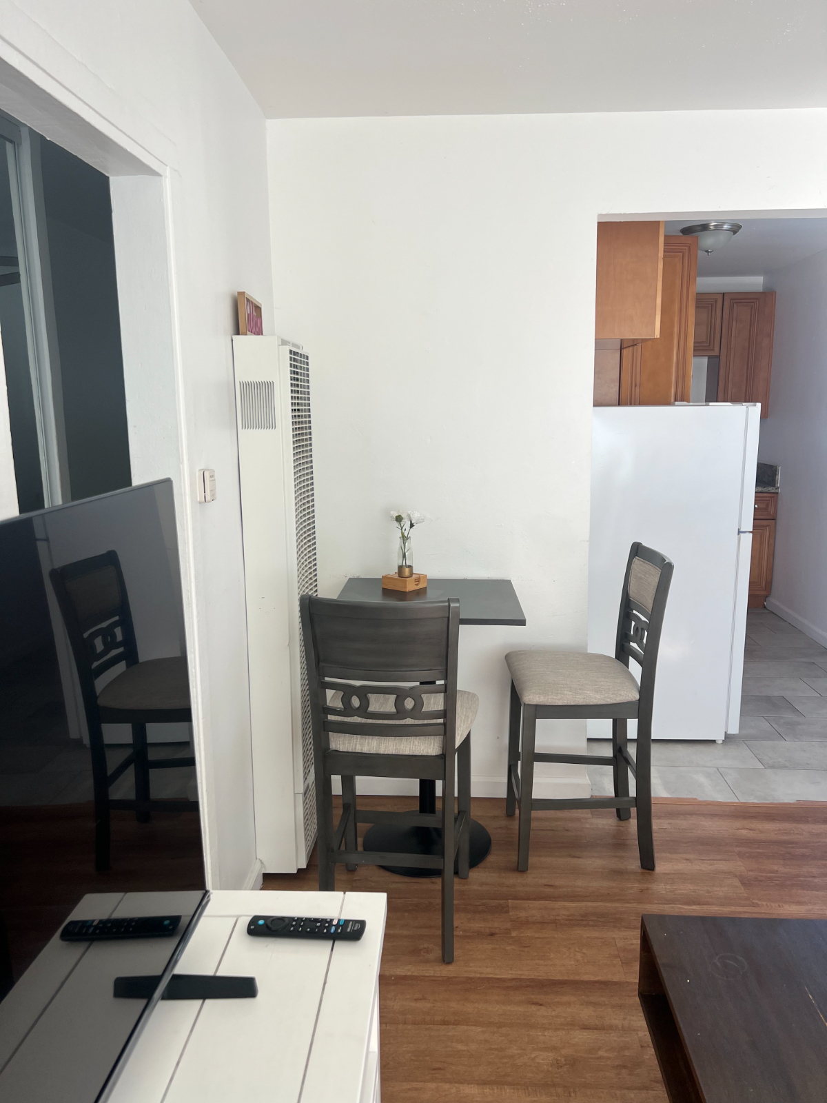 Cute 1-Bedroom Beach Apartment-One Block to the beach-Parking (Conchita) - Photo 5