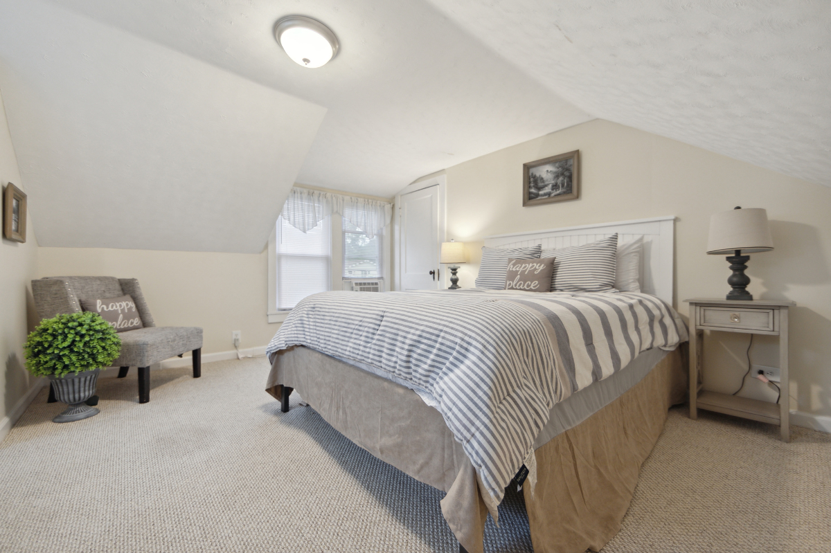 Furnished 4-Bedroom Home Near Syracuse, Micron and Oneida Lake | Pet Friendly | 32+ Day Stays - Photo 4