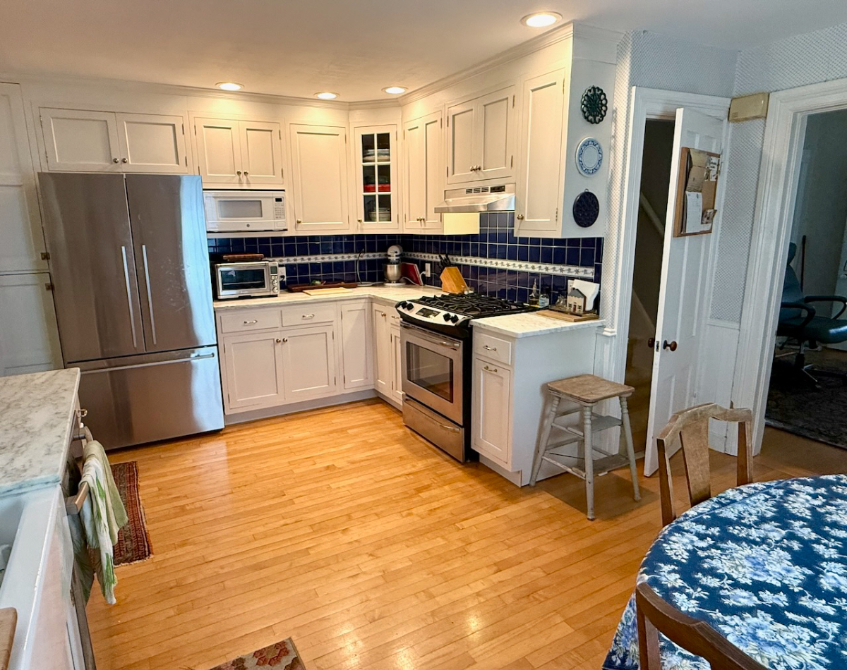 Burlington unique home - Photo 4
