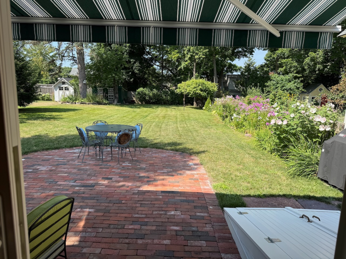 Burlington unique home - Photo 10
