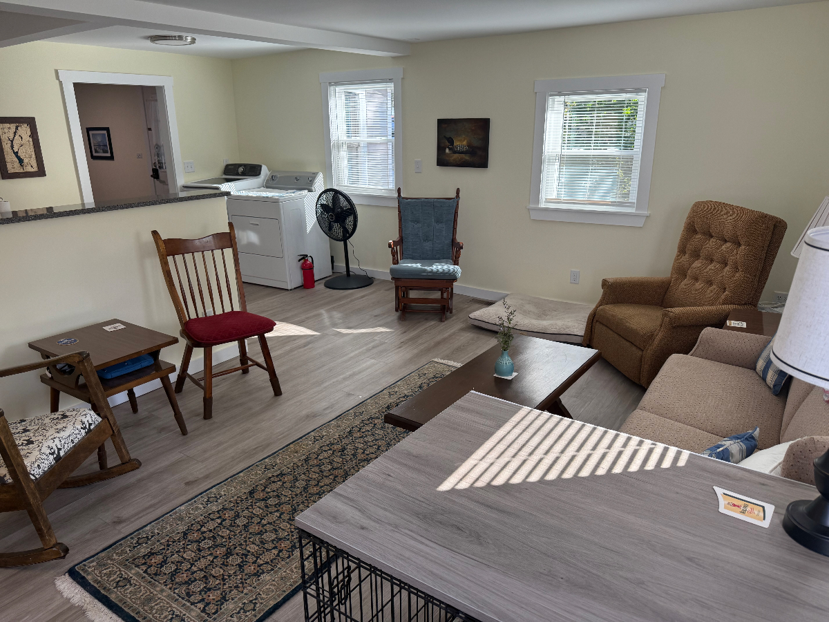 GREAT location, just renovated with brand-new kitchen - Photo 5