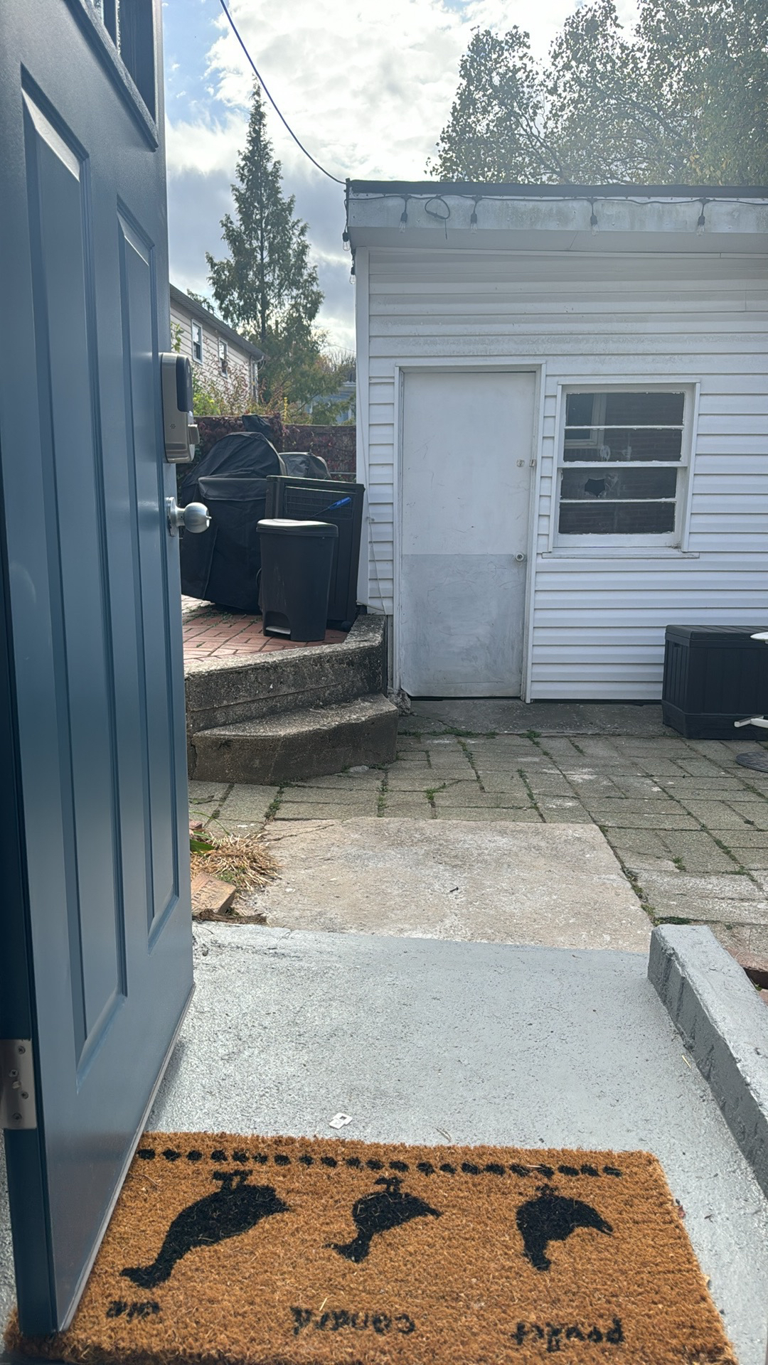 Pet-Friendly NYC Garden Apartment in Staten Island - Photo 8