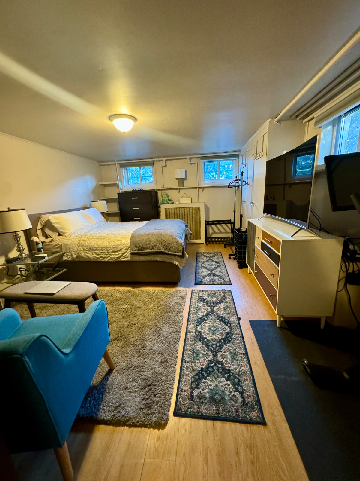 Pet-Friendly NYC Garden Apartment in Staten Island - Photo 9