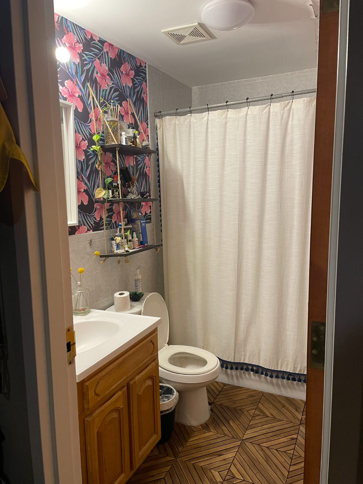 Bright Shared 1 bedroom in 3BR/2BA Balconies in East Williamsburg - Photo 4