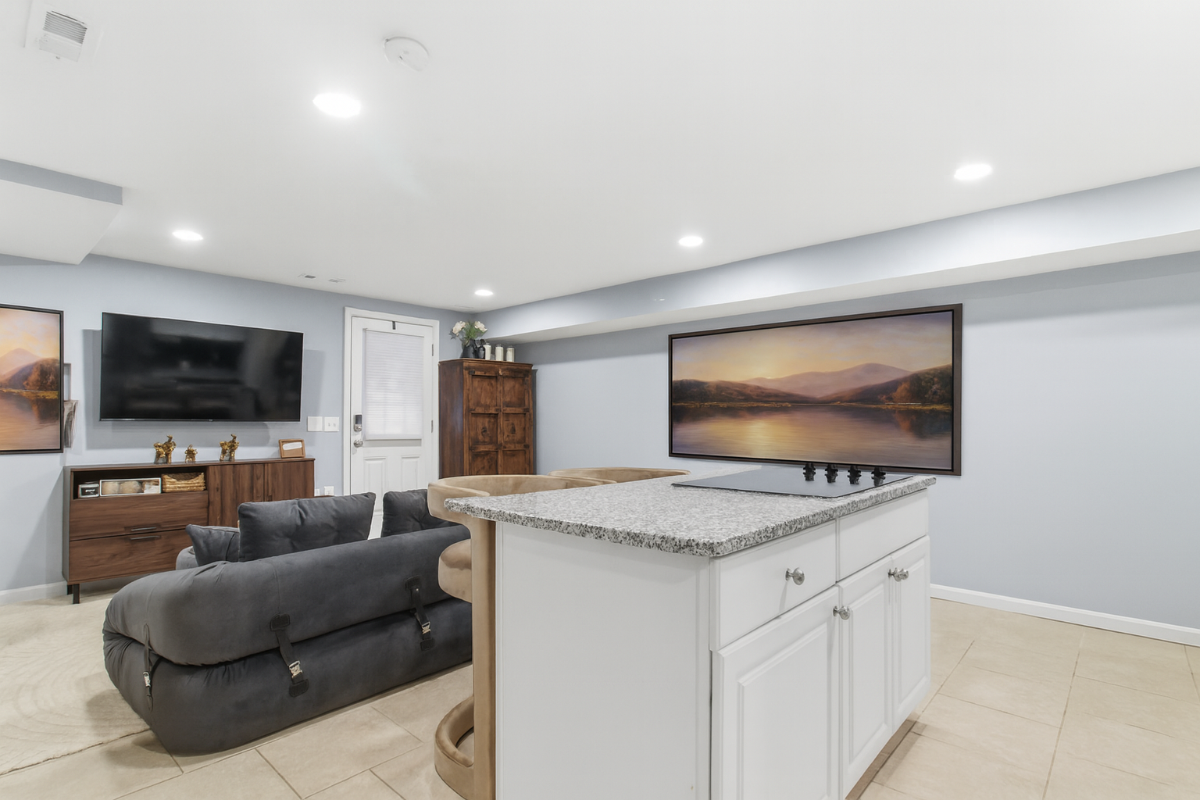 Stylish Furnished Basement Unit  Near Union Market  Gallaudet  All Utilities - Photo 11