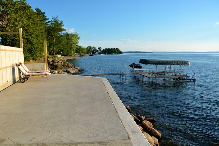 Cozy Lake Champlain Apartment - Photo 2