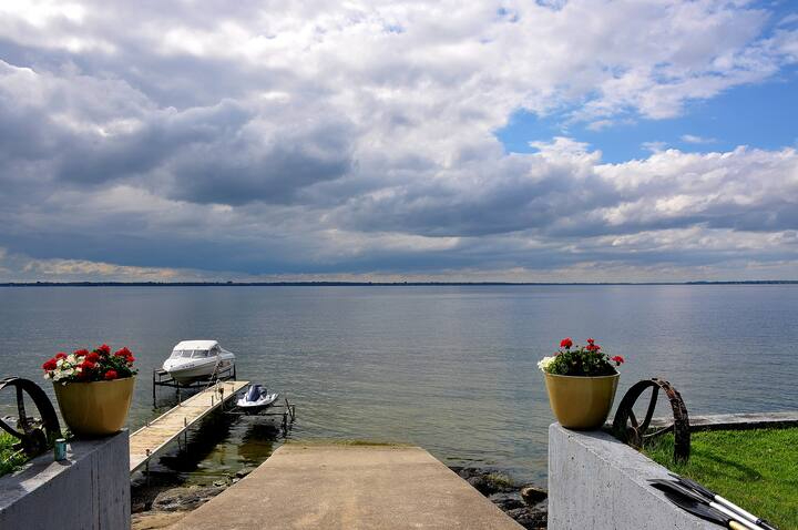 Cozy Lake Champlain Apartment - Photo 3