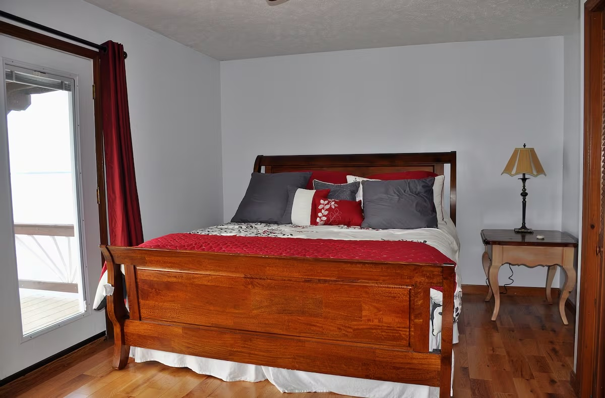 Cozy Lake Champlain Apartment - Photo 7