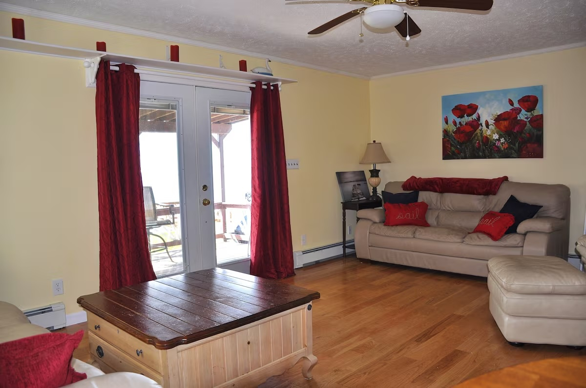 Cozy Lake Champlain Apartment - Photo 12