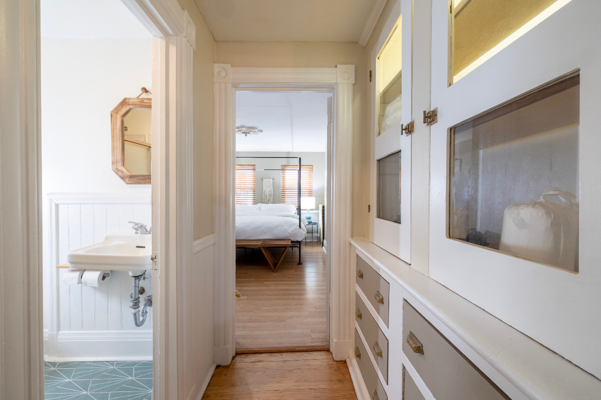 Cozy Apartment by AMC Hospital-Free Parking - Photo 7