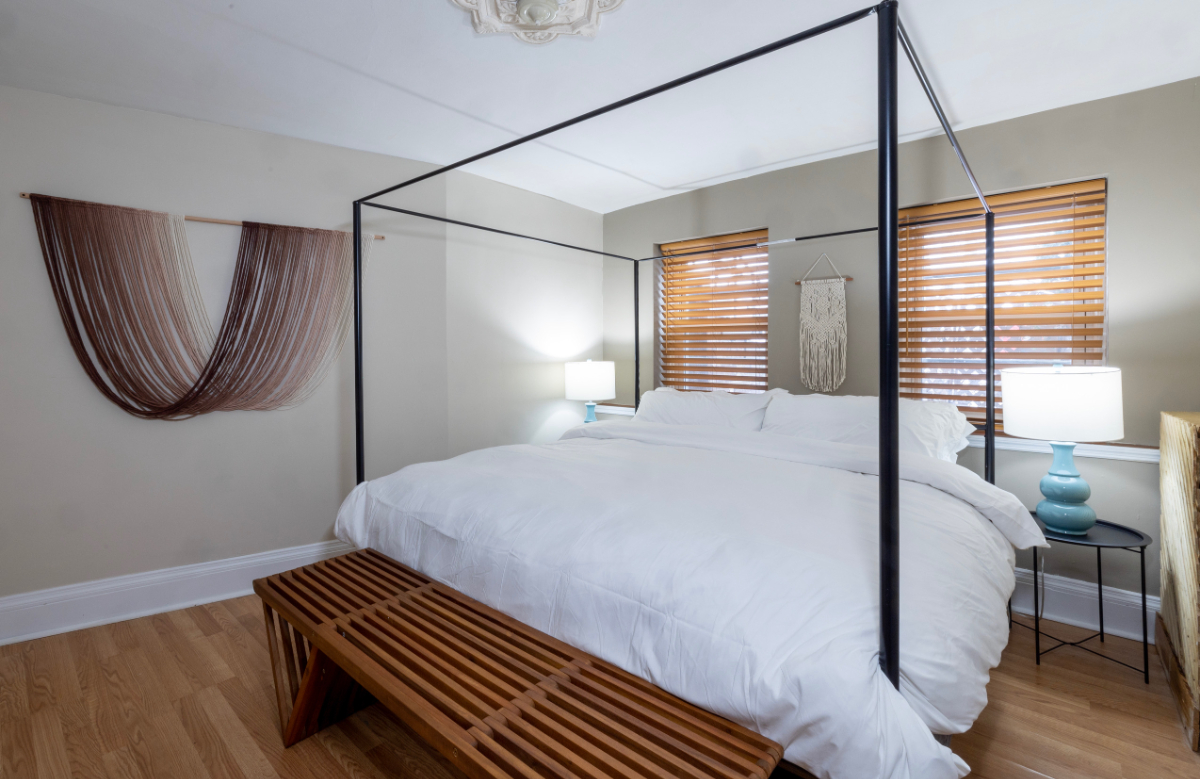 Cozy Apartment by AMC Hospital-Free Parking - Photo 8