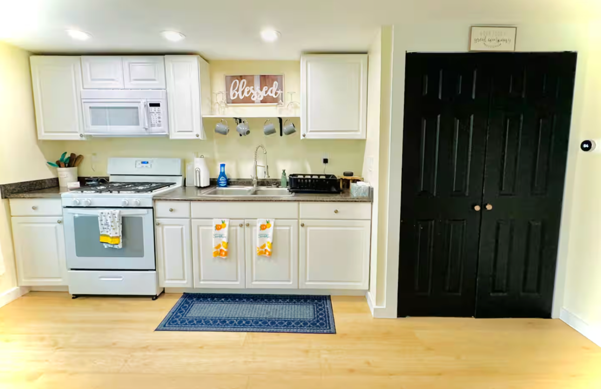 Furnished 2BR/1BA Apartment in the Heart of St. Albans VT Near NMC & Downtown - Photo 2
