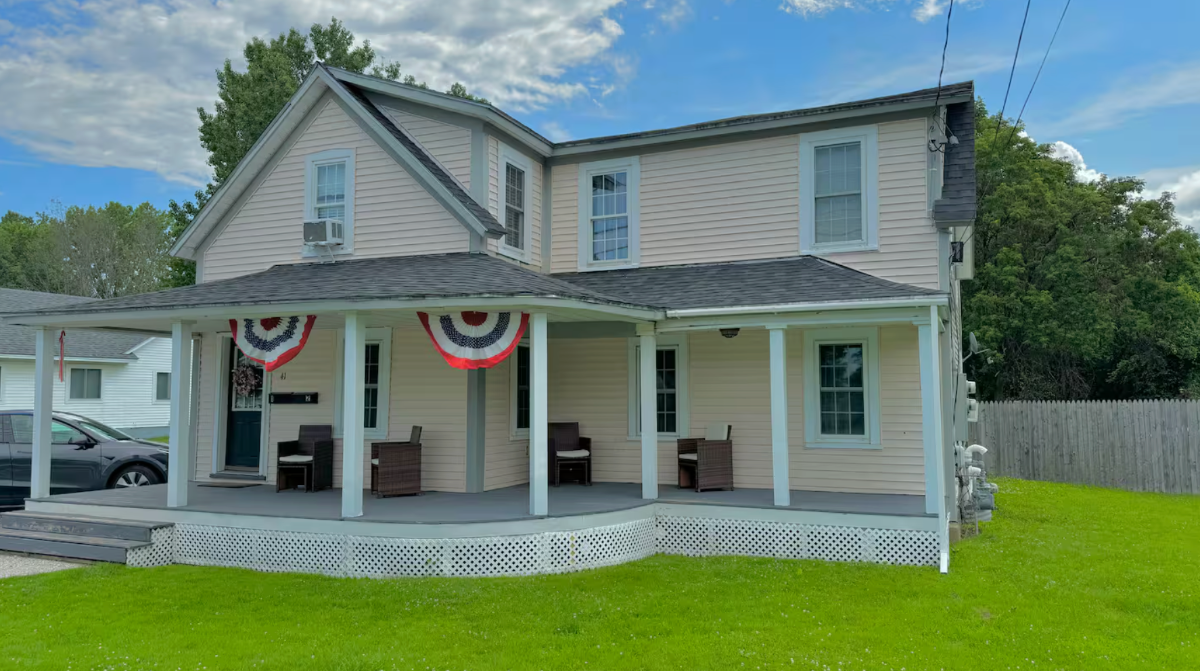 Furnished 2BR/1BA Apartment in the Heart of St. Albans VT Near NMC & Downtown - Photo 10
