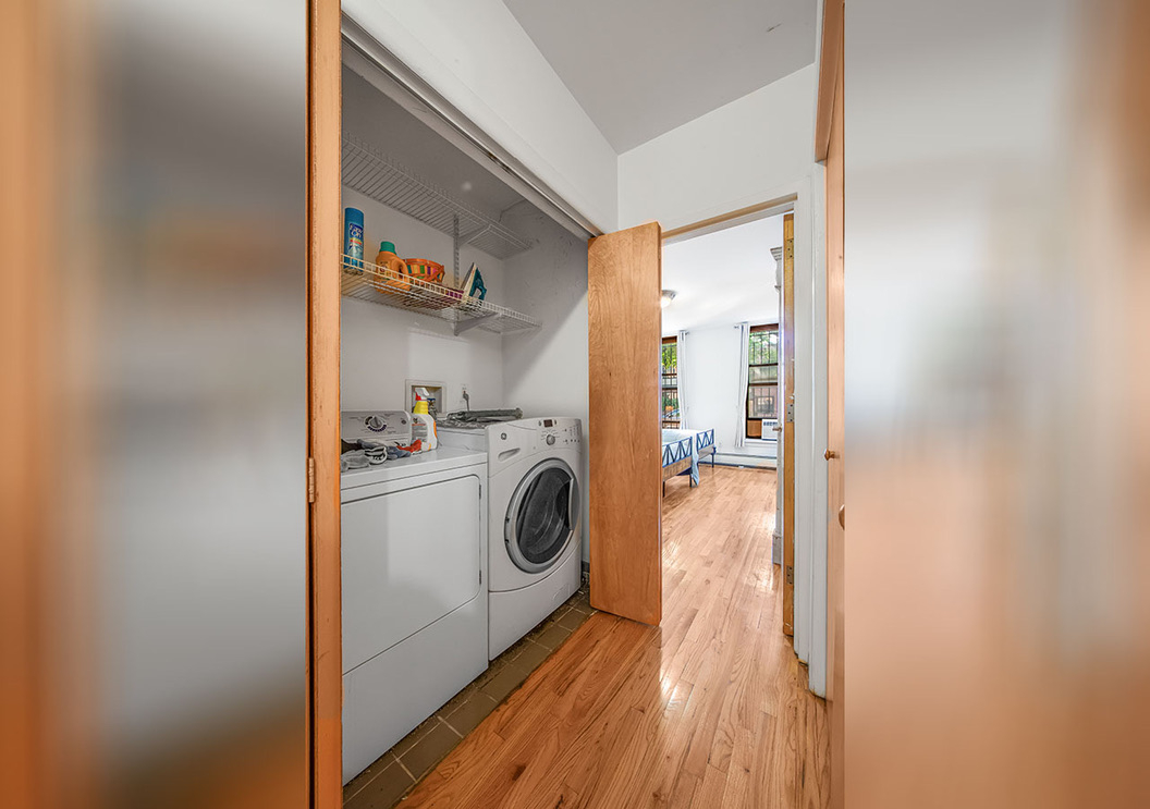 Spacious Comfy 2BR/2Bath, Private Garden Duplex in Clinton Hill, Brooklyn - Photo 8