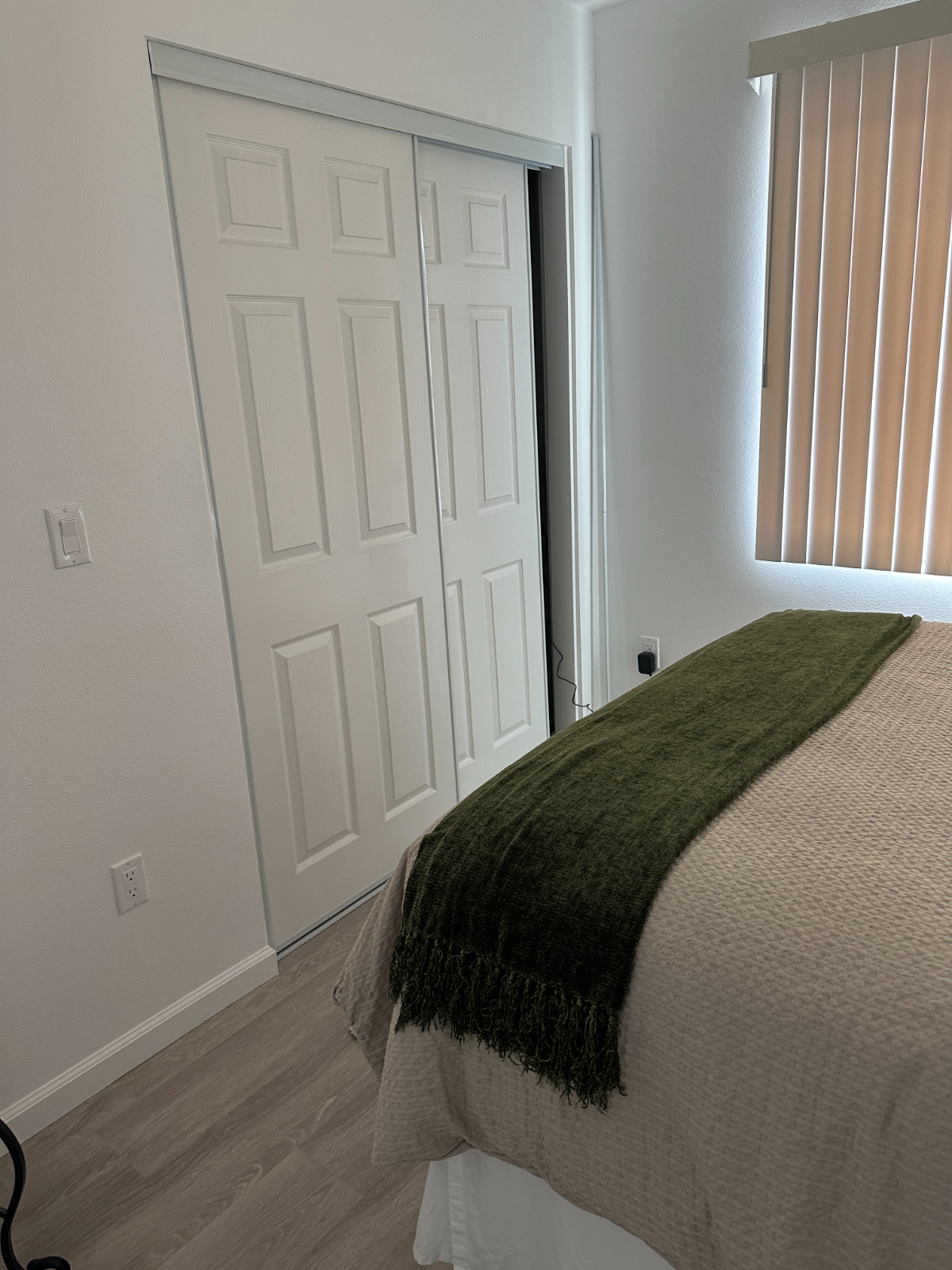 Fully Furnished One-Bedroom ADU with 50 inch Samsung TV, In-Unit Laundry, and All Utilities Included - Photo 5