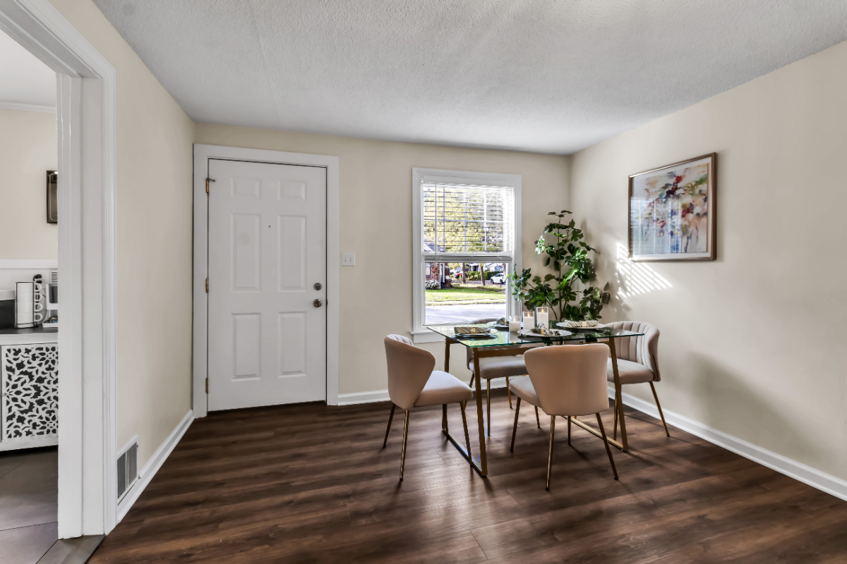 Stylish 2 Bdrm, 1 Bath Entire Unit in Buffalo,  New York - Photo 3
