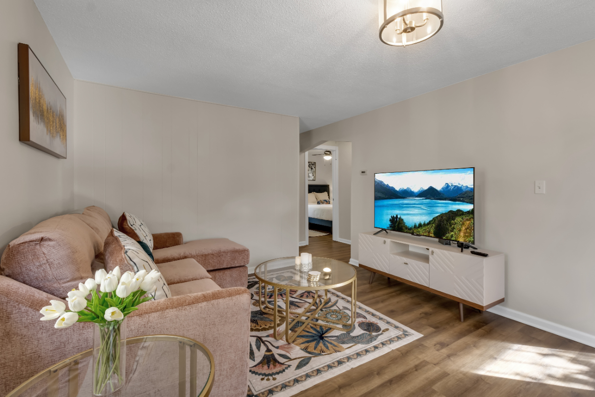 Stylish 2 Bdrm, 1 Bath Entire Unit in Buffalo,  New York - Photo 2