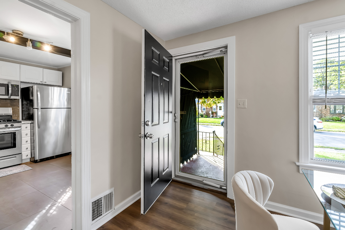 Stylish 2 Bdrm, 1 Bath Entire Unit in Buffalo,  New York - Photo 11