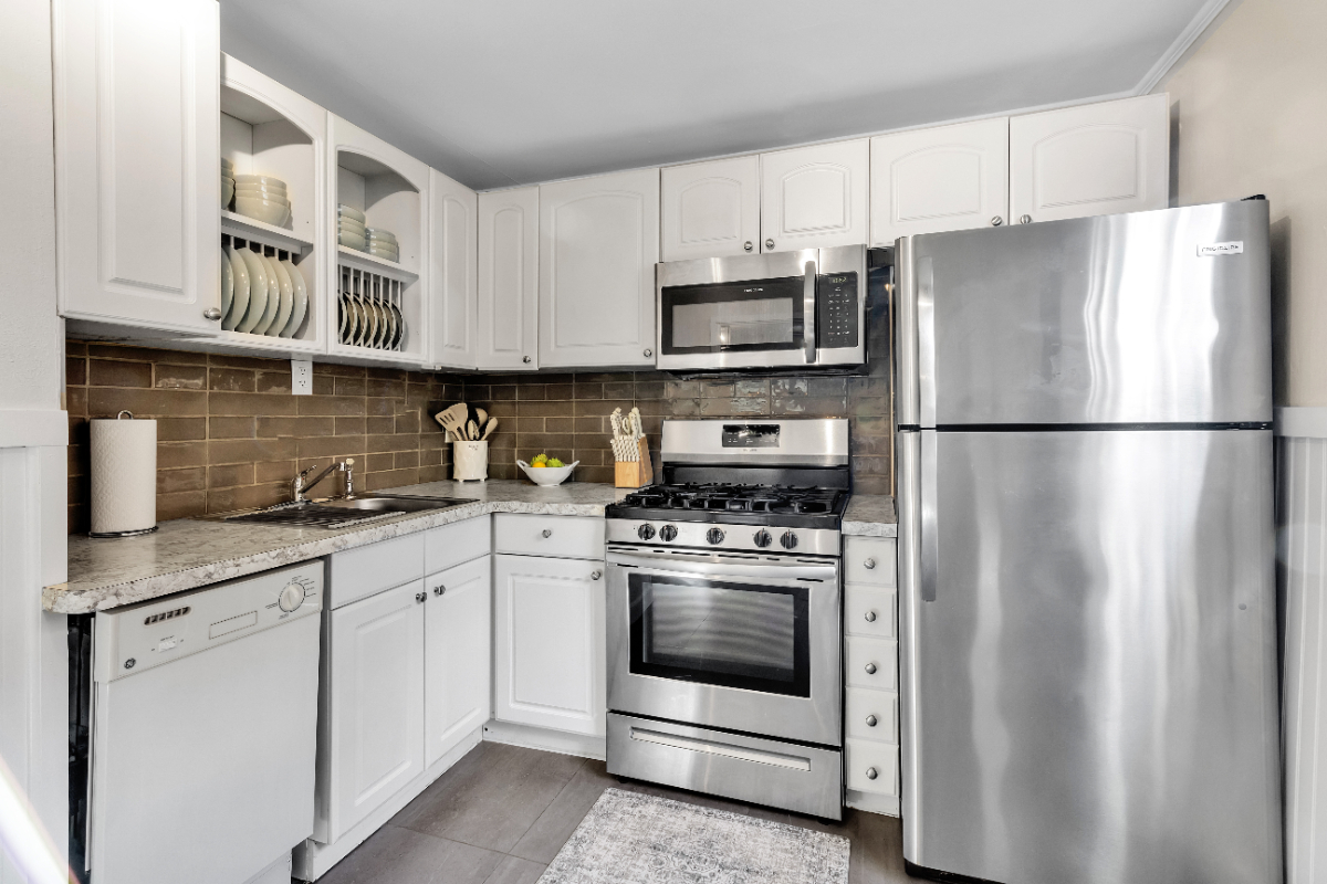 Stylish 2 Bdrm, 1 Bath Entire Unit in Buffalo,  New York - Photo 10
