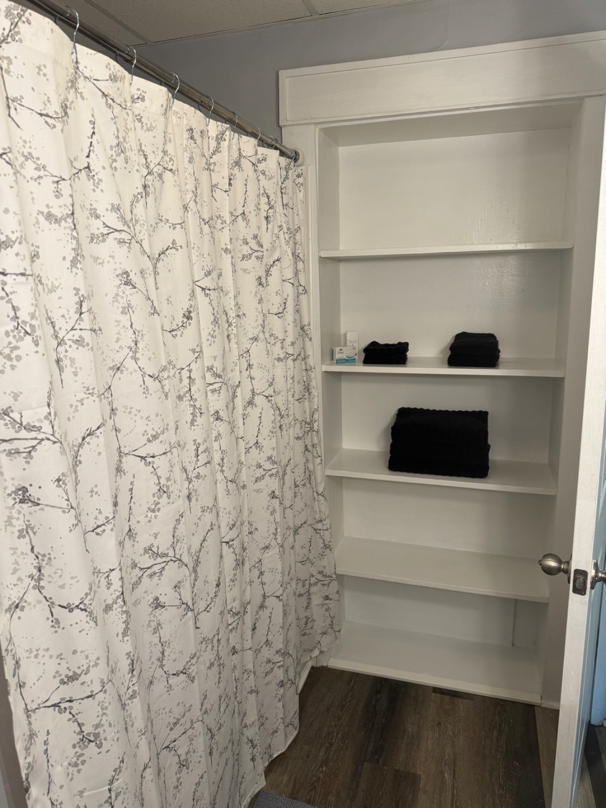 Westover - Furnished 2nd Floor Duplex - Photo 8