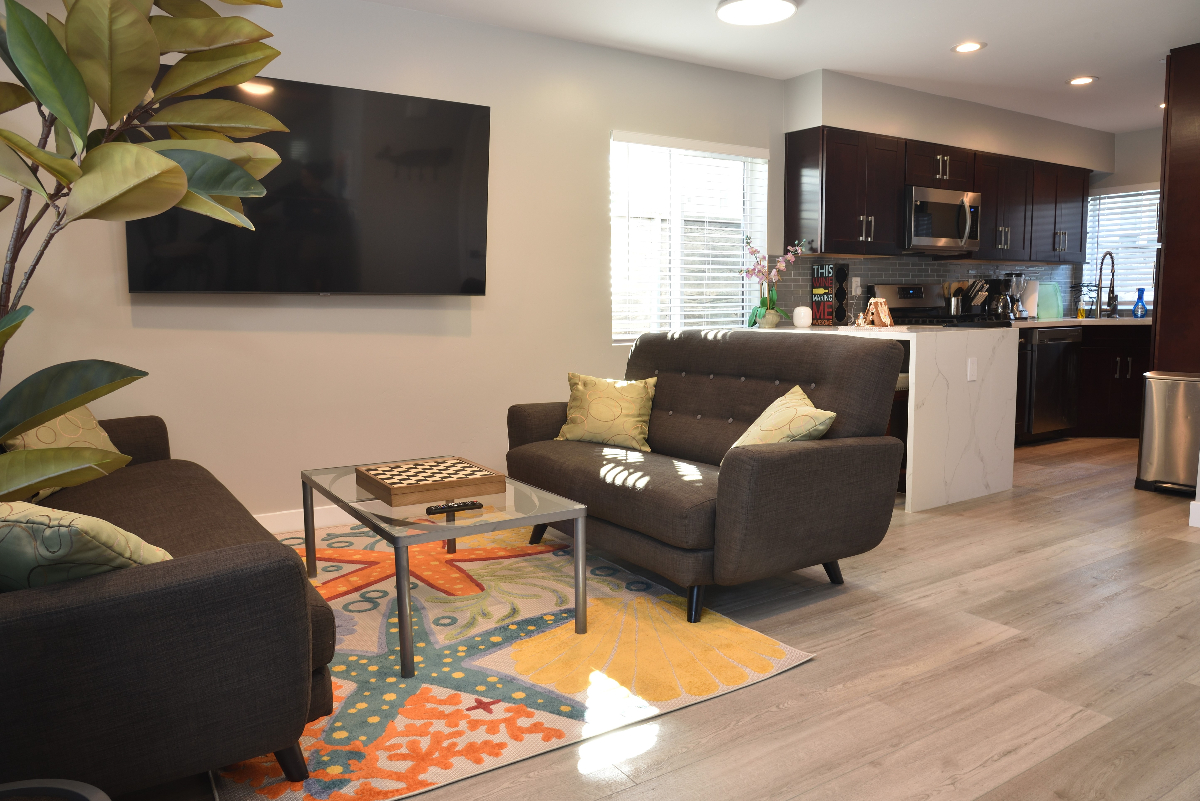 Ocean Breeze Retreat 2BR 2BA Oasis with Rooftop Deck - Photo 4