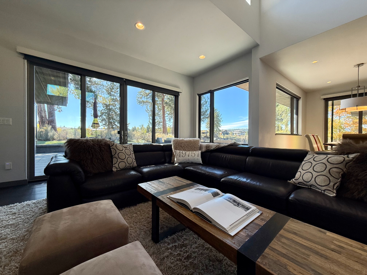 Golf & Gather Estate - 3 Bed, 3.5 Bath, Hot Tub, On Hole 13 at Tetherow - Photo 5