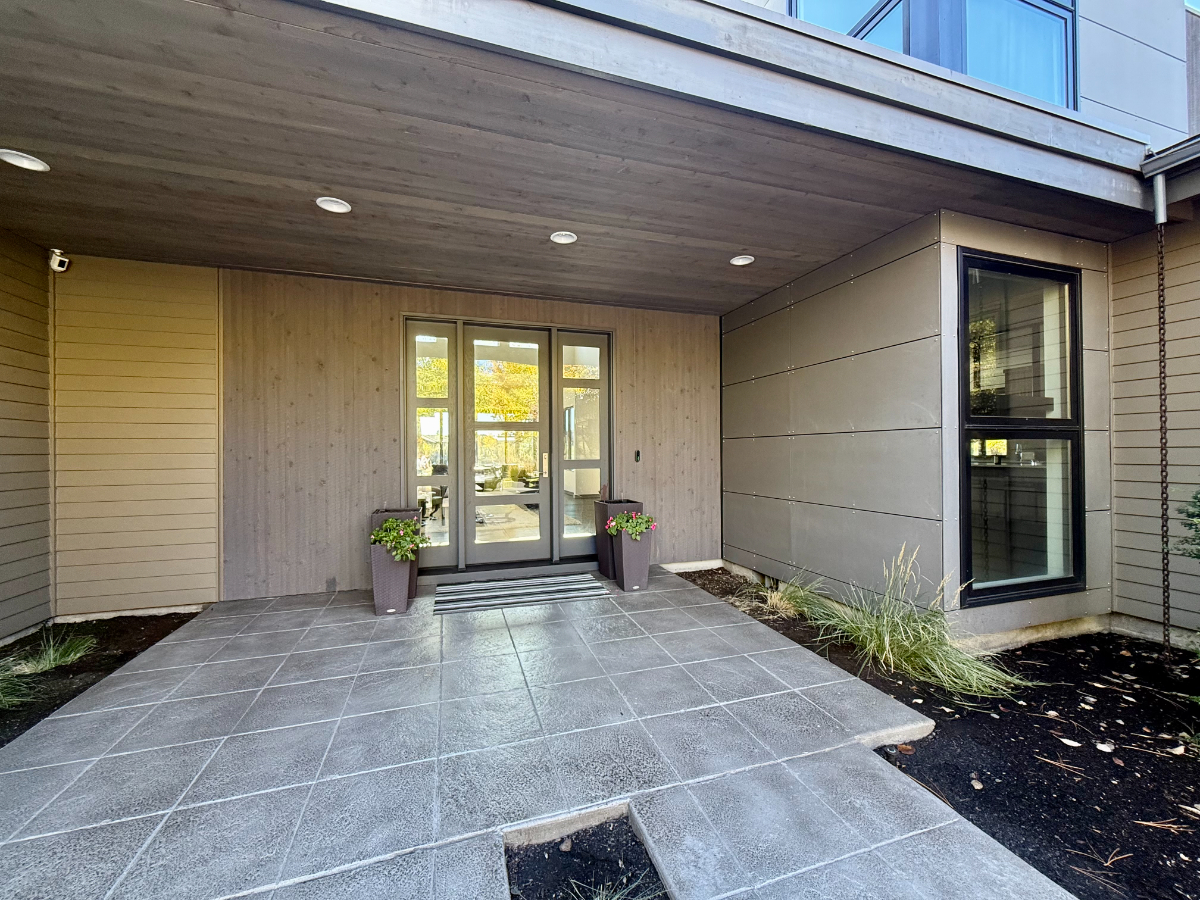 Golf & Gather Estate - 3 Bed, 3.5 Bath, Hot Tub, On Hole 13 at Tetherow - Photo 3