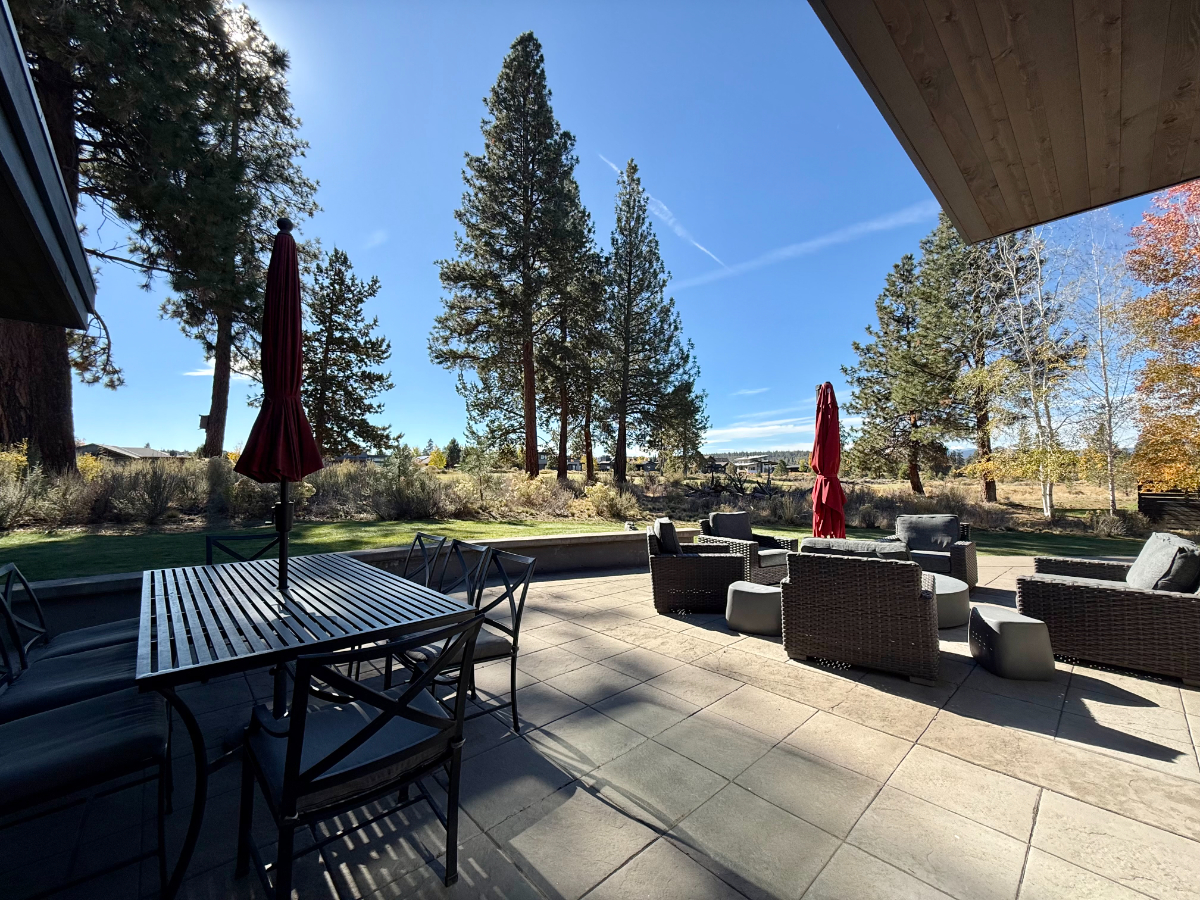 Golf & Gather Estate - 3 Bed, 3.5 Bath, Hot Tub, On Hole 13 at Tetherow - Photo 6