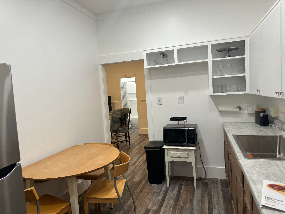 Lovely Apartment in the heart of St. Johnsbury - Photo 6