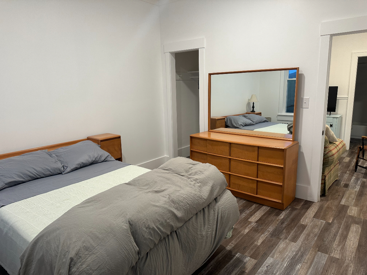Lovely Apartment in the heart of St. Johnsbury - Photo 2