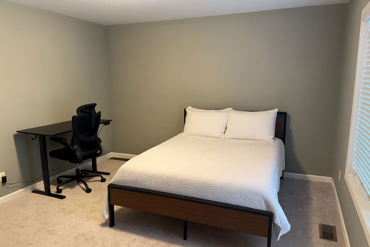 Spacious Ensuite Bedroom Less Than 5min from University of Rochester - Photo 1